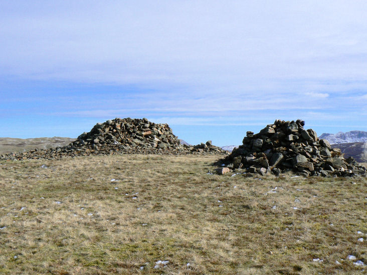 Grike's summit cairn & shelter Grike's summit cairn & shelter
